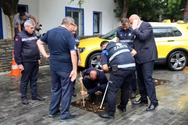 Bodrum'daki sağanak sonrası ekipler seferber oldu Bodrum'daki sağanak sonrası ekipler seferber oldu