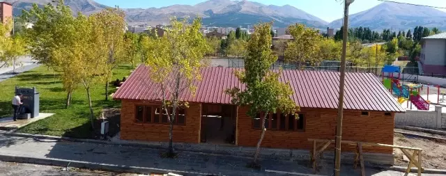 Büyükşehir Yunus Emre Mahallesi'ne park yaptı Büyükşehir Yunus Emre Mahallesi'ne park yaptı