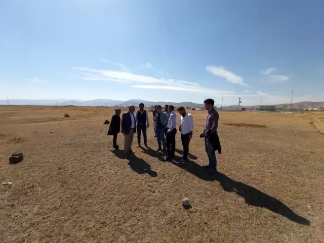 Çaldıran'da spor kompleksi için yer tahsisi yapıldı Çaldıran'da spor kompleksi için yer tahsisi yapıldı