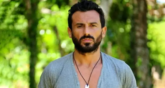 Eski futbolcu Ahmet Dursun ve Asena Demirbağ'ın düğününe ünlü isimler akın etti Eski futbolcu Ahmet Dursun ve Asena Demirbağ'ın düğününe ünlü isimler akın etti