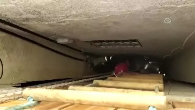 Havalandırma boşluğuna düşen kediyi itfaiye kurtardı - ADANA