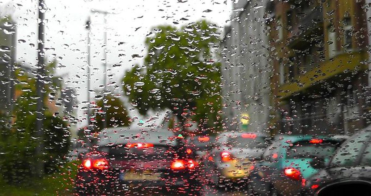 İstanbul'da beklenen yağış başladı, trafik durma noktasına geldi!