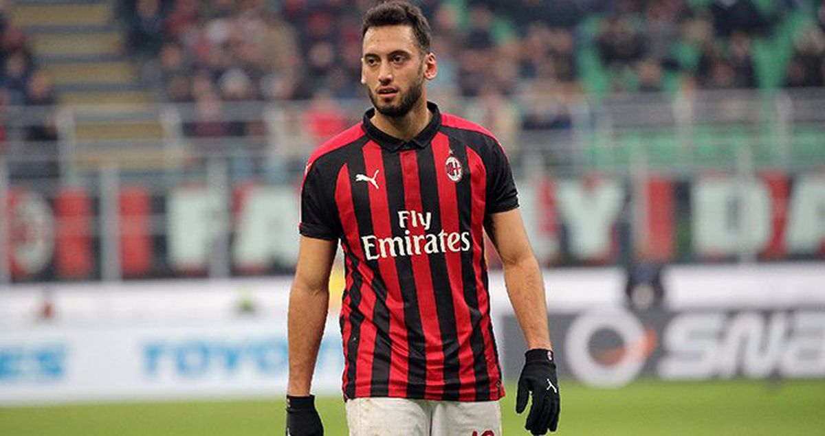 Milan'da Hakan Çalhanoğlu'nun hocası kovuldu!