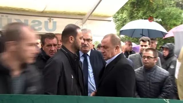 Ömer Hanedar son yolculuğuna uğurlandı Ömer Hanedar son yolculuğuna uğurlandı
