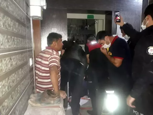 Tamir ettiği asansörün altına kalan teknisyen hayatını kaybetti