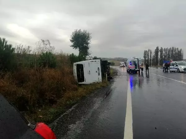 Tekirdağ'da işçi midibüsü devrildi: 8 yaralı Tekirdağ'da işçi midibüsü devrildi: 8 yaralı
