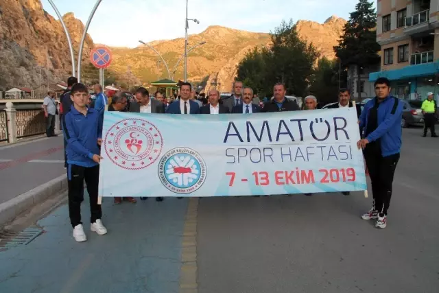 Türk halk müziği eşliğinde Amatör Spor Haftası'nı kutladılar