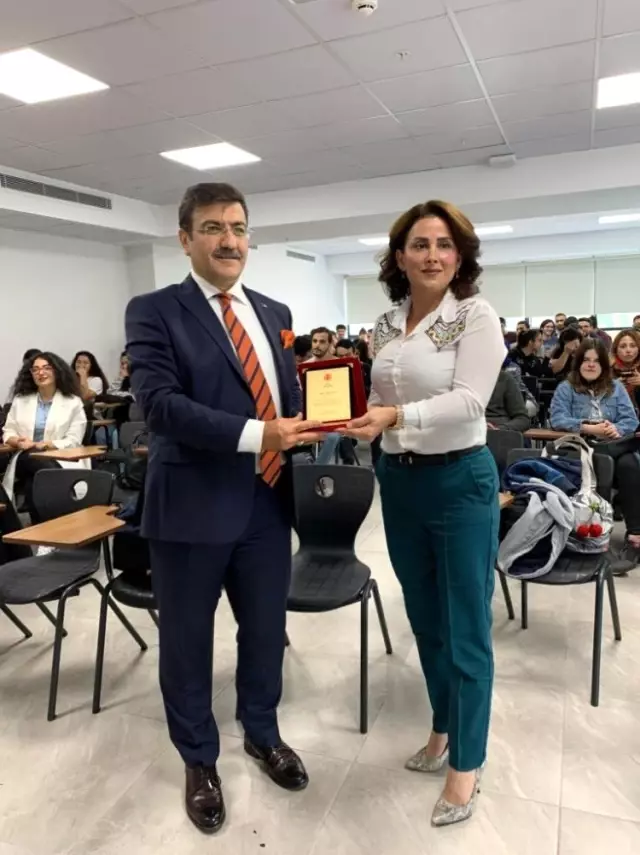 Yaşar İçen: 'Türkiye'yi Irak üzerinden okumak gerekiyor' Yaşar İçen: 'Türkiye'yi Irak üzerinden okumak gerekiyor'