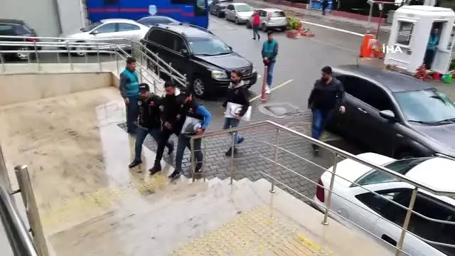 700 gram uyuşturucu ile yakalandı, cezaevine gönderildi 700 gram uyuşturucu ile yakalandı, cezaevine gönderildi