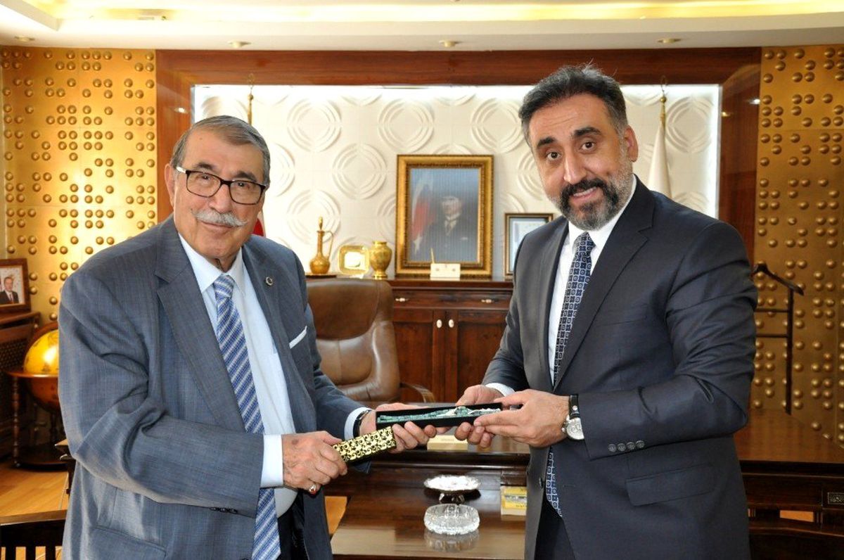 Abdulkadir Aksu'dan MAÜ Rektörü Prof. Dr. Özcoşar'a ziyaret