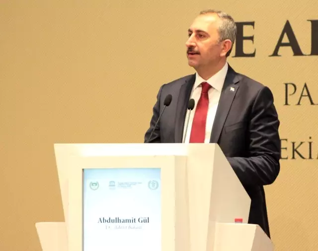 Adalet Bakanı Gül: 'Hukuku her şeyin üstünde gören anlayışta adalet tecelli olur' Adalet Bakanı Gül: 'Hukuku her şeyin üstünde gören anlayışta adalet tecelli olur'