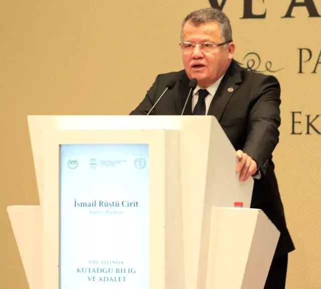 Adalet Bakanı Gül: 'Hukuku her şeyin üstünde gören anlayışta adalet tecelli olur' Adalet Bakanı Gül: 'Hukuku her şeyin üstünde gören anlayışta adalet tecelli olur'