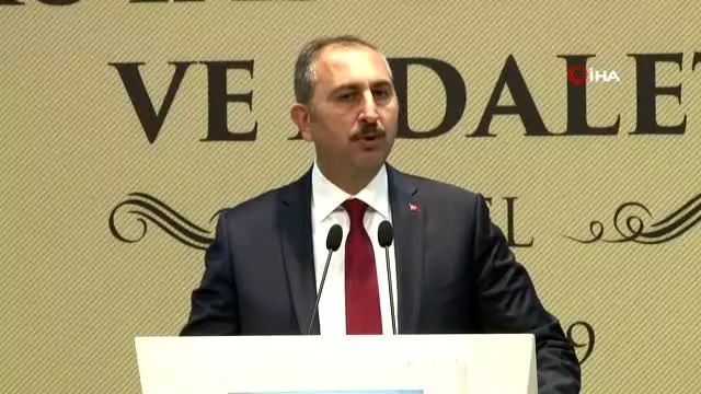 Adalet Bakanı Gül: 'Hukuku her şeyin üstünde gören anlayışta adalet tecelli olur' Adalet Bakanı Gül: 'Hukuku her şeyin üstünde gören anlayışta adalet tecelli olur'
