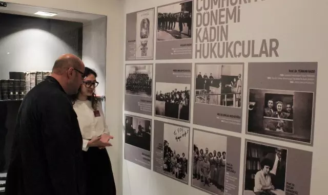 Adalet Bakanı Gül: 'Hukuku her şeyin üstünde gören anlayışta adalet tecelli olur' Adalet Bakanı Gül: 'Hukuku her şeyin üstünde gören anlayışta adalet tecelli olur'