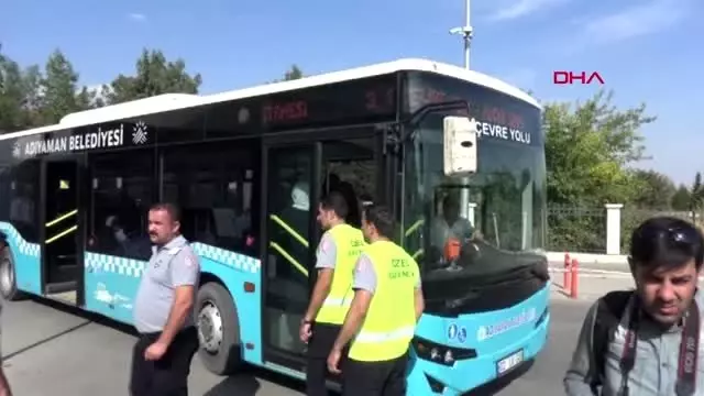 Adıyaman halk otobüsü şoförü, güzergahtan çıkıp rahatsızlanan yolcuyu hastaneye götürdü
