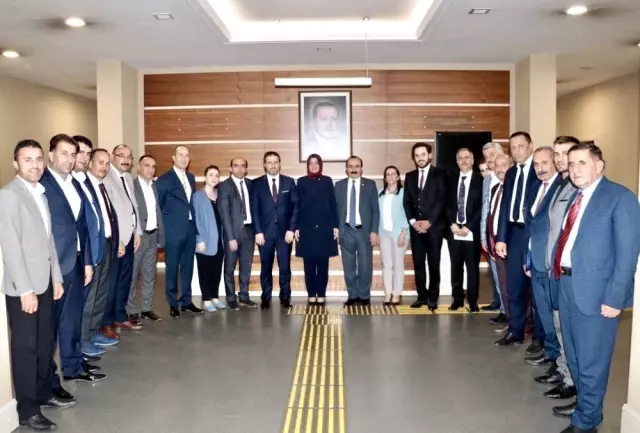 AK Parti heyetinden Ankara çıkarması AK Parti heyetinden Ankara çıkarması