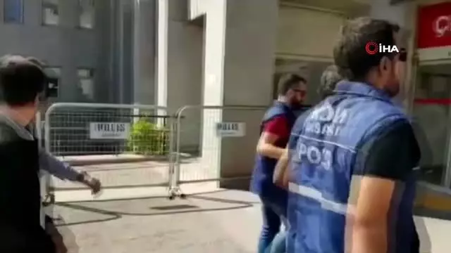 Aksaray ve İstanbul'da kaçak cep telefonu operasyonu: 2 tutuklama Aksaray ve İstanbul'da kaçak cep telefonu operasyonu: 2 tutuklama