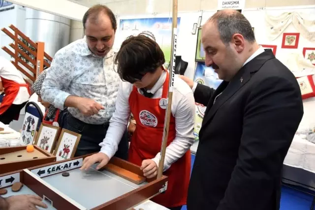 Bakan Varank, öğrencilerle