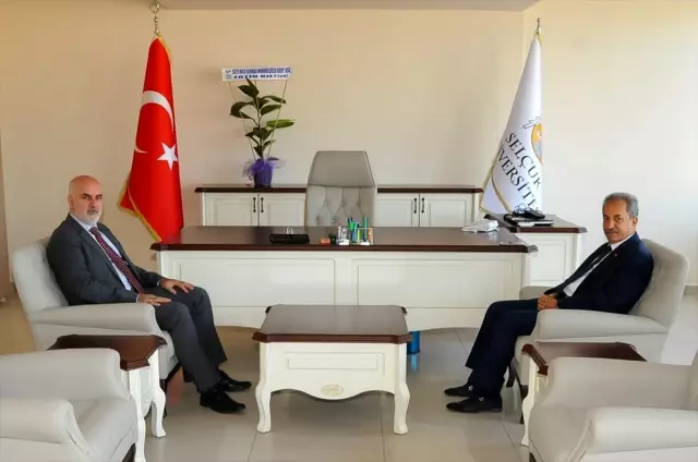 Başkan Akkaya üniversiteli gençlerle buluştu Başkan Akkaya üniversiteli gençlerle buluştu