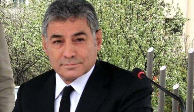 Başkanlık için Serdal Adalı imzaları verdi, Çebi ise adaylıktan çekildi!
