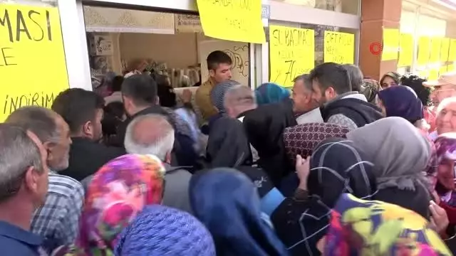 Battaniyede indirim izdihama neden oldu Battaniyede indirim izdihama neden oldu