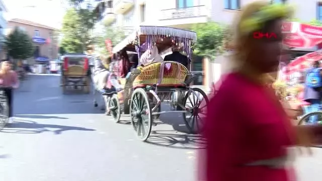 Büyükada'da 'kaza' tepkisi... röportaj sırasında bile kaza oluyordu Büyükada'da 'kaza' tepkisi... röportaj sırasında bile kaza oluyordu