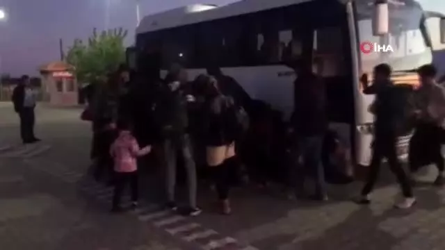 Çanakkale'de 57 mülteci yakalandı Çanakkale'de 57 mülteci yakalandı