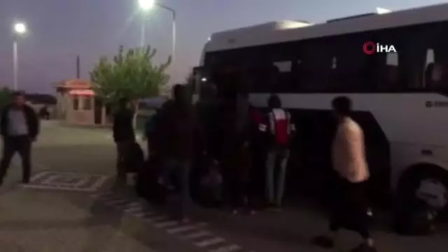 Çanakkale'de 57 mülteci yakalandı Çanakkale'de 57 mülteci yakalandı