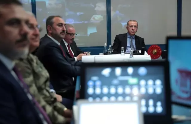 Cumhurbaşkanı Erdoğan'dan Barış Pınarı Harekatı'na ilişkin direktifler Cumhurbaşkanı Erdoğan'dan Barış Pınarı Harekatı'na ilişkin direktifler