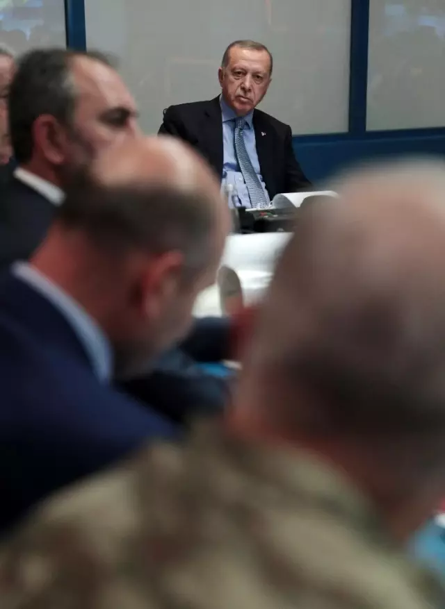 Cumhurbaşkanı Erdoğan'dan Barış Pınarı Harekatı'na ilişkin direktifler Cumhurbaşkanı Erdoğan'dan Barış Pınarı Harekatı'na ilişkin direktifler