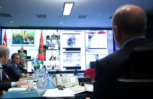Cumhurbaşkanı Erdoğan'dan Barış Pınarı Harekatı'na ilişkin direktifler Cumhurbaşkanı Erdoğan'dan Barış Pınarı Harekatı'na ilişkin direktifler