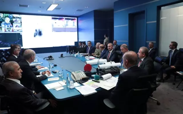 Cumhurbaşkanı Erdoğan'dan Barış Pınarı Harekatı'na ilişkin direktifler Cumhurbaşkanı Erdoğan'dan Barış Pınarı Harekatı'na ilişkin direktifler