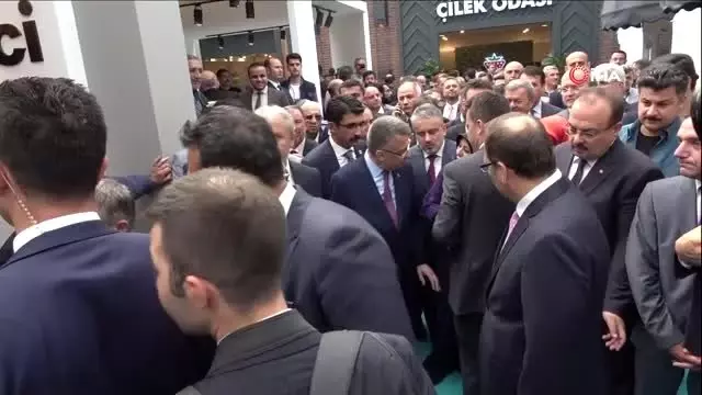 Cumhurbaşkanı Yardımcısı Oktay: 'Türkiye'nin artan ihracatına baktığımızda, üretim boyutunda artan... Cumhurbaşkanı Yardımcısı Oktay: 'Türkiye'nin artan ihracatına baktığımızda, üretim boyutunda artan...