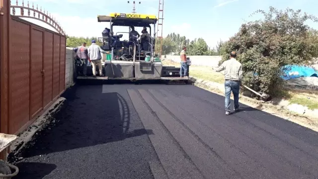 Erciş Belediyesinden yol asfaltlama çalışması Erciş Belediyesinden yol asfaltlama çalışması
