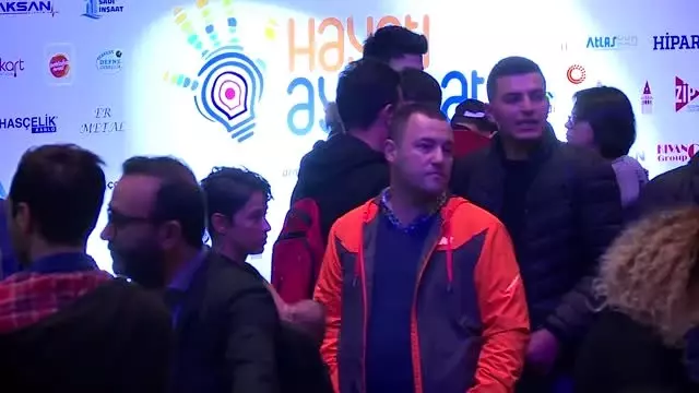 'Hayatı Aydınlat Projesi' sayısı 21 olan akülü sandalye şarj istasyonlarını 39'a çıkarmayı... 'Hayatı Aydınlat Projesi' sayısı 21 olan akülü sandalye şarj istasyonlarını 39'a çıkarmayı...