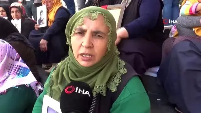 HDP önündeki ailelerin evlat nöbeti 37'nci gününde HDP önündeki ailelerin evlat nöbeti 37'nci gününde