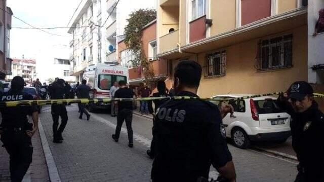 Hırsız evde karşılaştığı kadını bıçaklayarak öldürdü