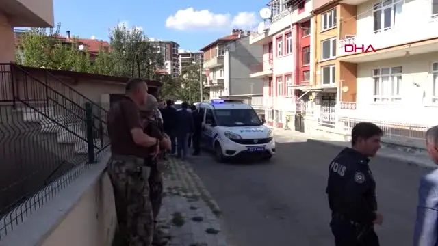 Isparta pompalı tüfekle ateş açıp, oğluyla birlikte kendini eve kilitledi Isparta pompalı tüfekle ateş açıp, oğluyla birlikte kendini eve kilitledi