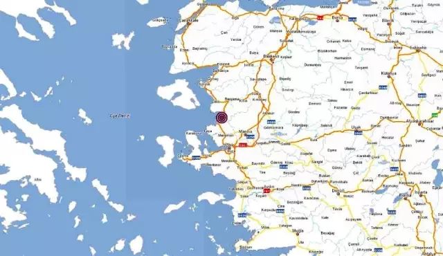 İzmir'de korkutan deprem