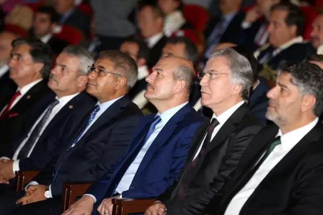 'Kendi sosyal hırsızlıklarını örtmeye çalışıyorlar' 'Kendi sosyal hırsızlıklarını örtmeye çalışıyorlar'