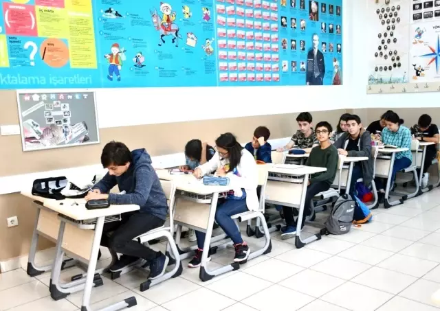 Küçükçekmece'de ücretsiz LGS kursları başladı Küçükçekmece'de ücretsiz LGS kursları başladı