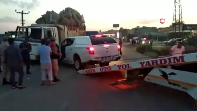 Şanlıurfa'da pamuk yüklü kamyon ile otomobil çarpıştı: 2 yaralı Şanlıurfa'da pamuk yüklü kamyon ile otomobil çarpıştı: 2 yaralı