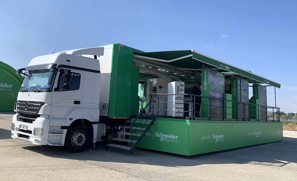 Schneider Electric, İnovasyon Tırı ile Eskişehir'deydi