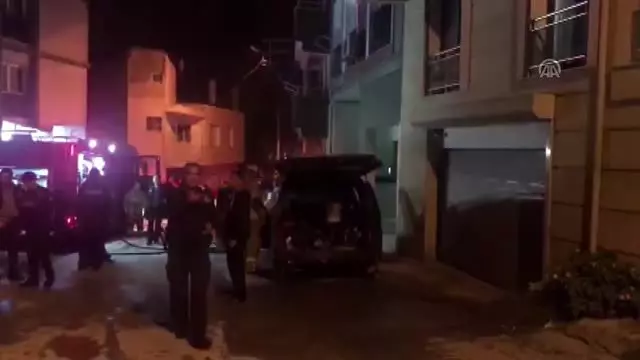 Seyir halindeki araçta yangın Seyir halindeki araçta yangın