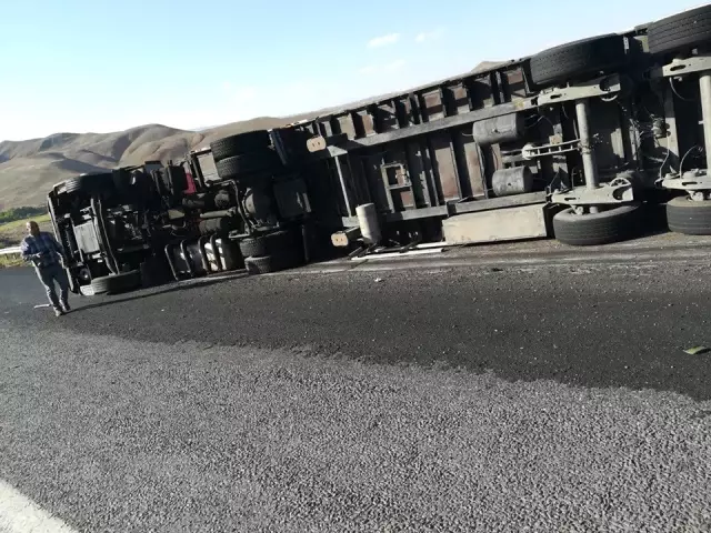 Tuzluca'da Trafik Kazası: 2 yaralı