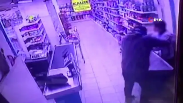 Ümraniye'de silahlı market soygunu kamerada Ümraniye'de silahlı market soygunu kamerada