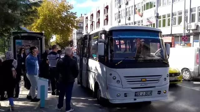 Üniversitelilerden 'rahat ulaşım' için imza kampanyası