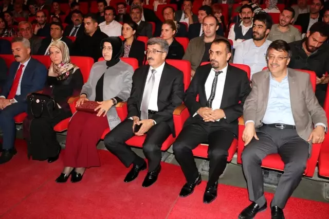 Van'da AA muhabiri Bilgin'e ödül Van'da AA muhabiri Bilgin'e ödül