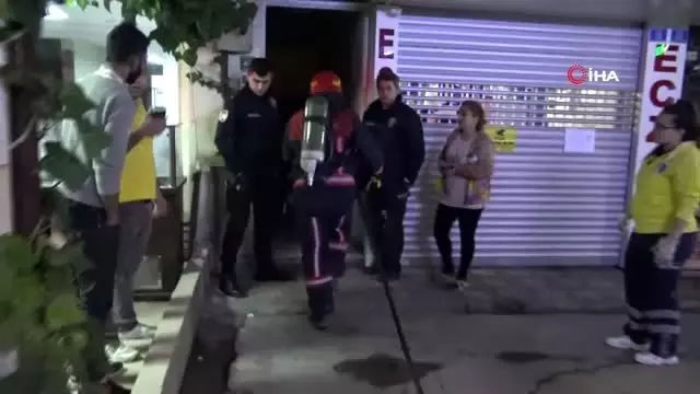 Yangın söndürme malzemesi satılan iş yeri çıkan yangında küle döndü Yangın söndürme malzemesi satılan iş yeri çıkan yangında küle döndü
