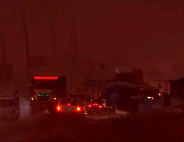 YPG'li teröristler lastık yakmaya başladı!